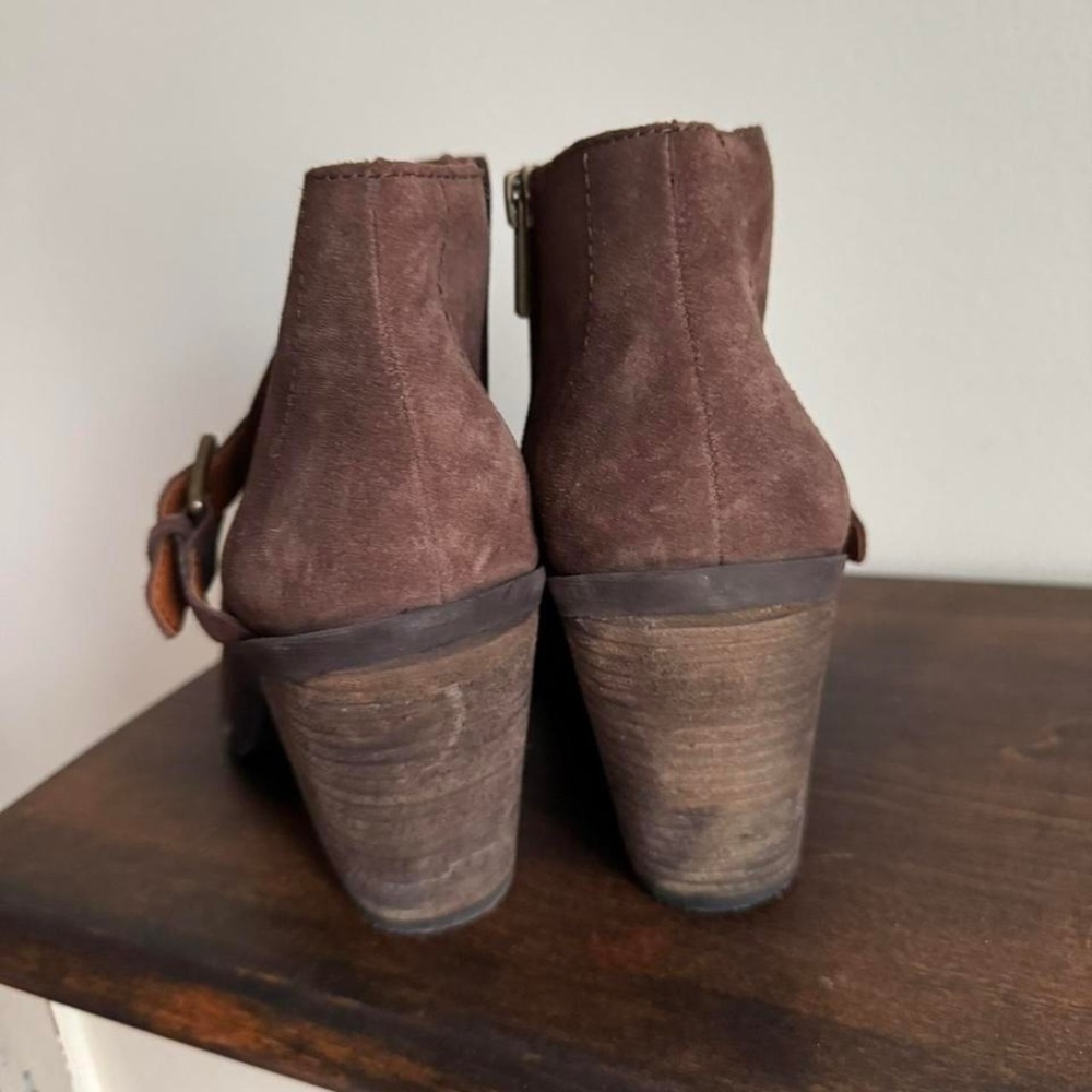 Lucky Brand chocolate brown suede ankle boot Size 8.5 - Picture 8 of 8